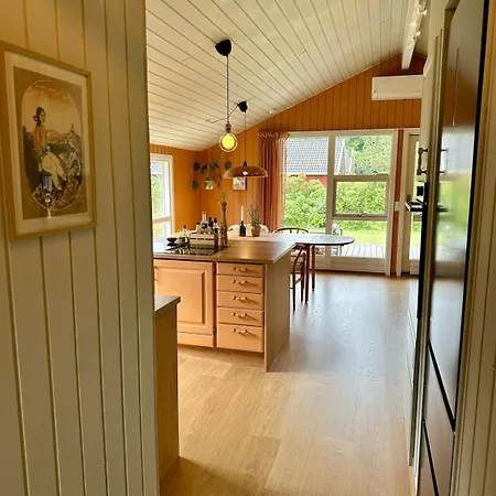 Modern With Wood-fired Hot Tub Дом отдыха Вайерс-Странд