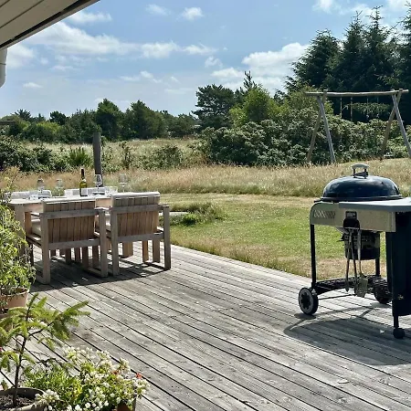 Modern With Wood-fired Hot Tub Дом отдыха *