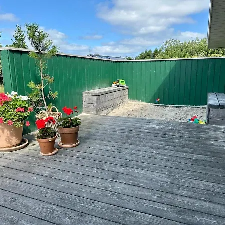 Modern With Wood-fired Hot Tub Дом отдыха *